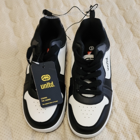 Ecko Unlimited Other - Ecko Unlimited Black and White Kids Sneakers